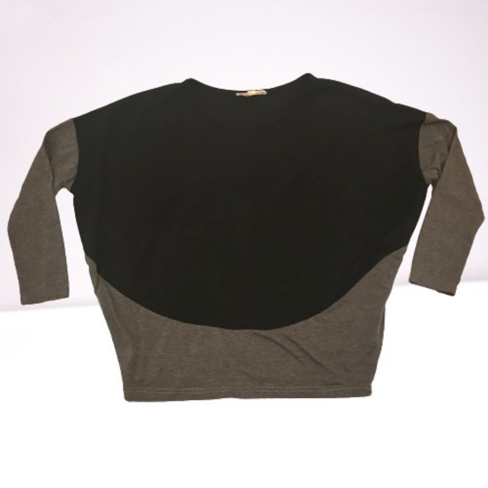 Olive & Oak Loose Fit Block Color Top